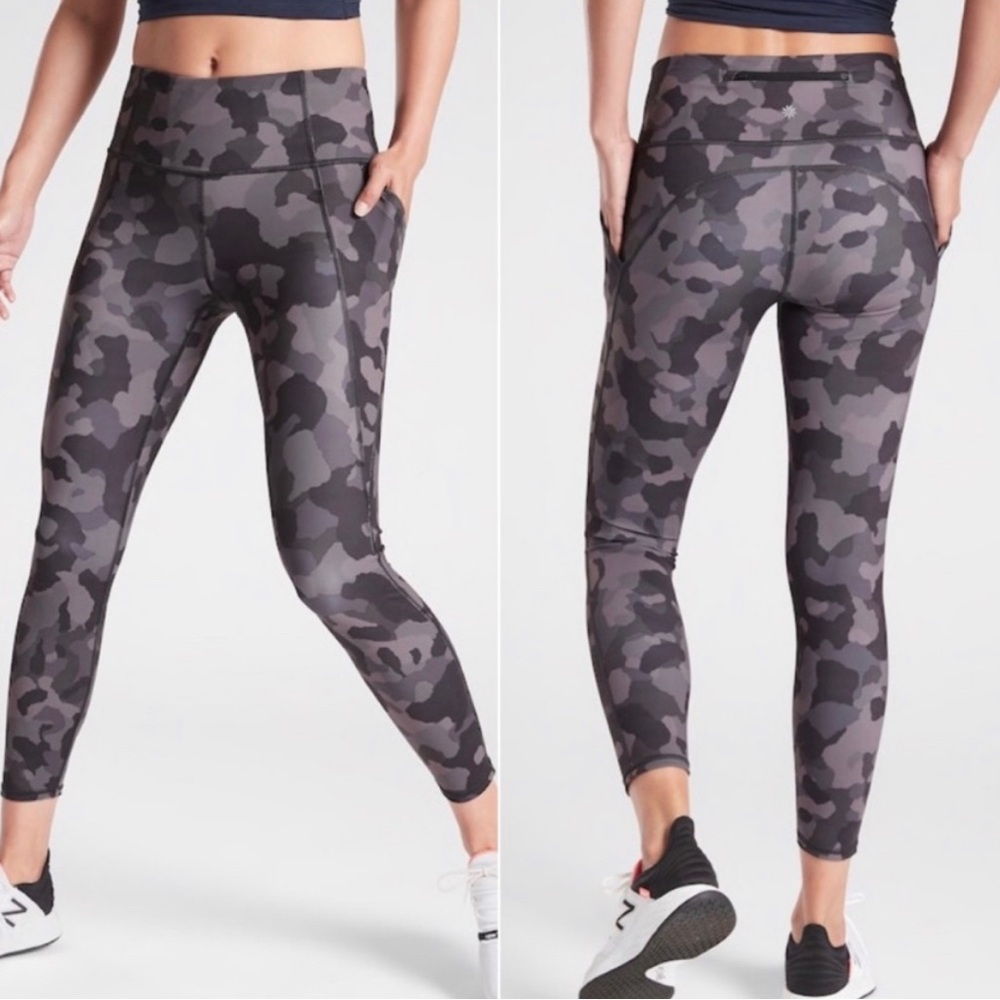 Athleta Lightning Camo 7/8 Tight S
